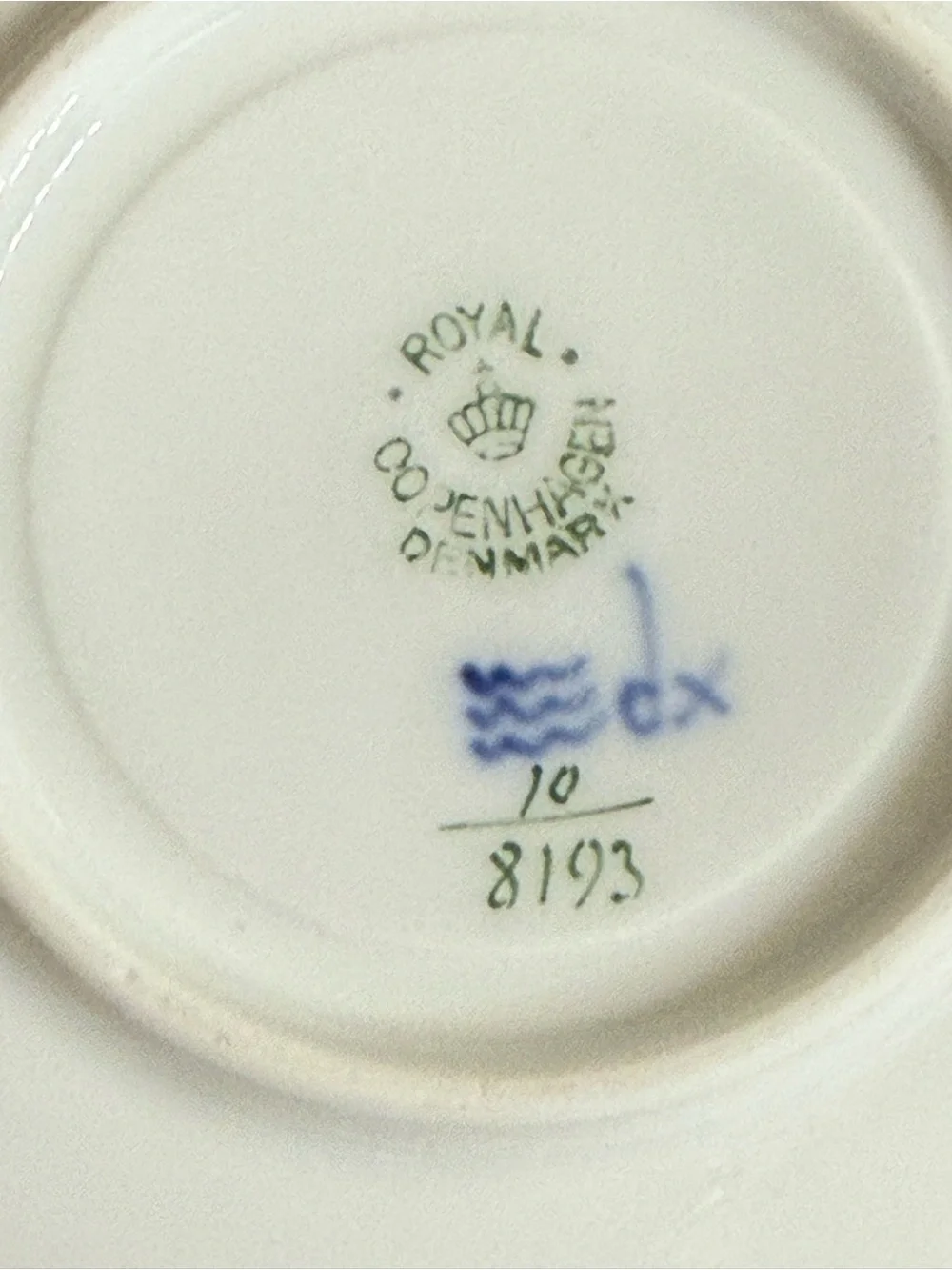 Vintage Pair 2 Sets Royal Copenhagen Blue Flowers Angular Cup Saucer Design 8193